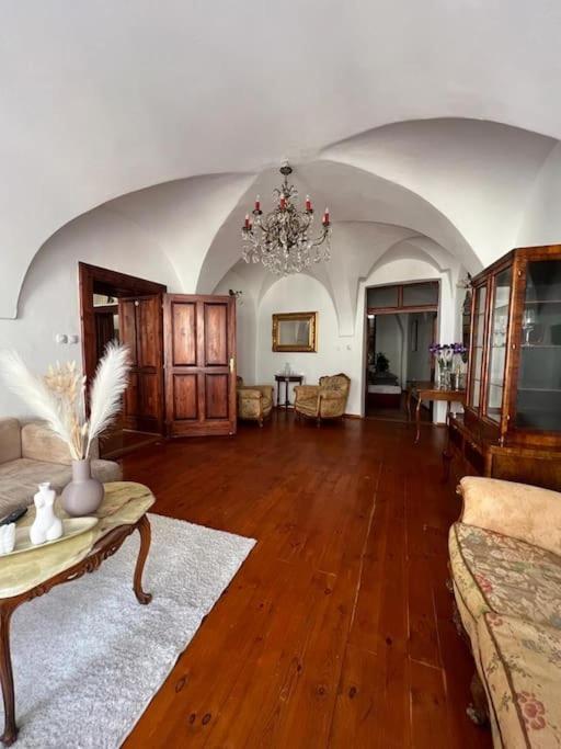 City Center Apartment バンスカー・ビストリツァ エクステリア 写真
